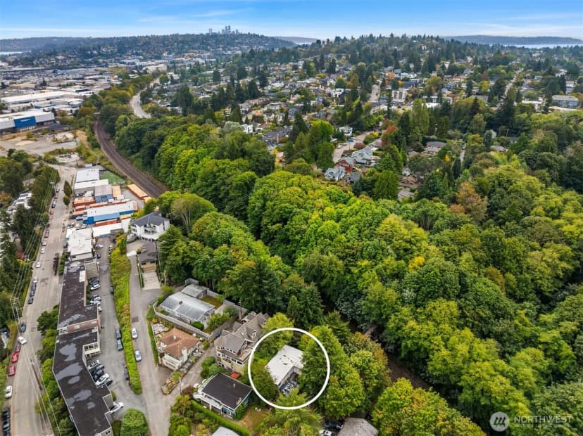 Property photo for 4626 33rd Avenue W, Seattle photo 36