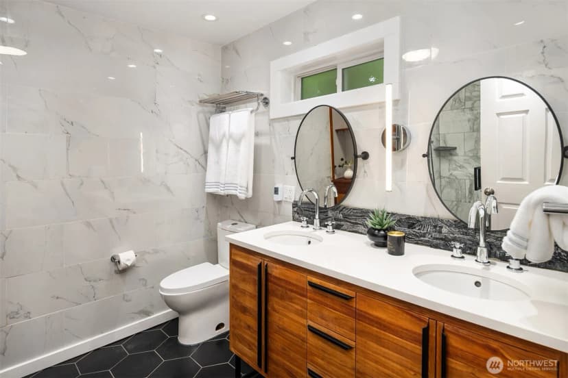 Property photo for 4626 33rd Avenue W, Seattle photo 16