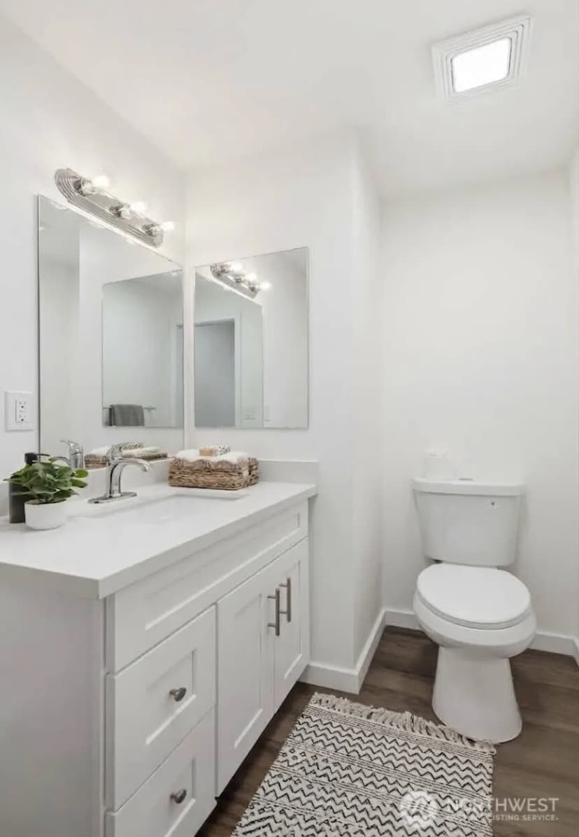 Property photo for 18900 8th Avenue Nw #203, Shoreline photo 17
