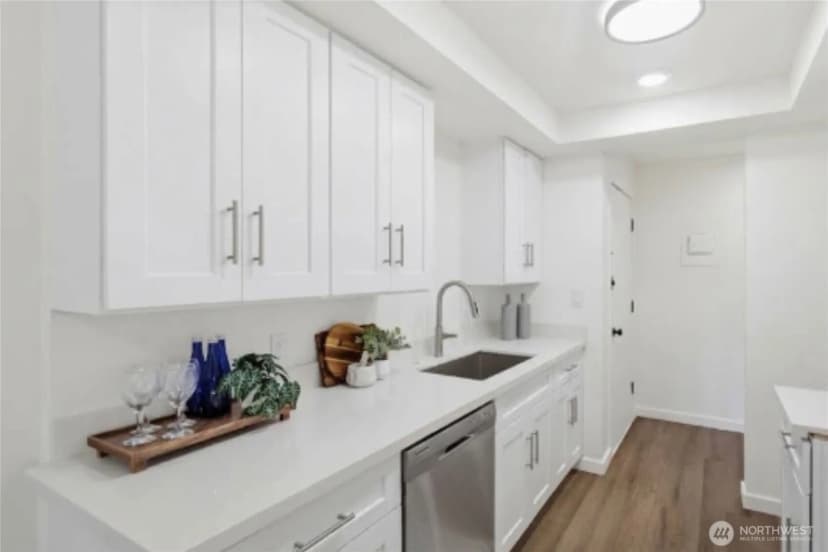Property photo for 18900 8th Avenue Nw #203, Shoreline photo 10