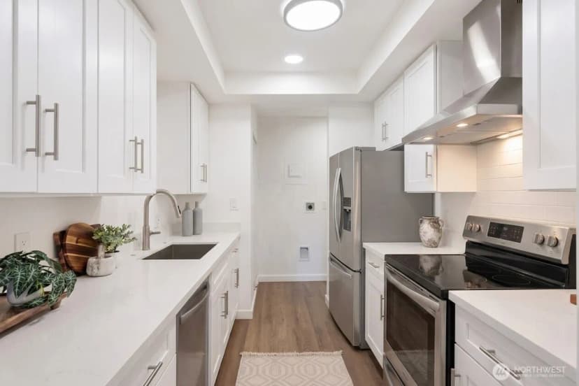 Property photo for 18900 8th Avenue Nw #203, Shoreline photo 11