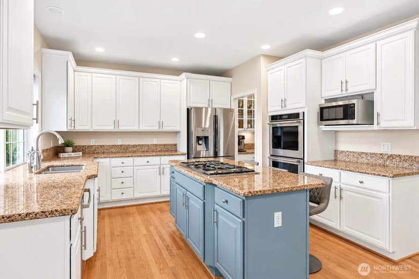 Property photo for 8218 Ne 187th Way, Kenmore photo 9