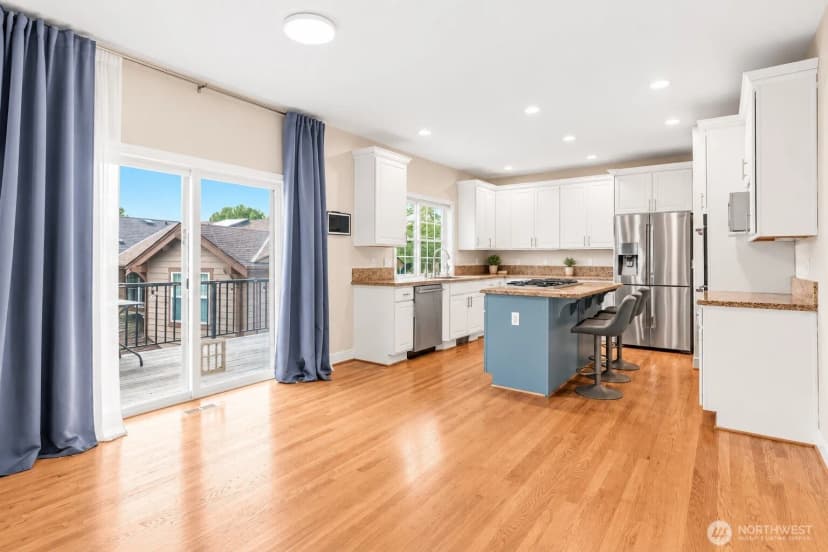 Property photo for 8218 Ne 187th Way, Kenmore photo 12