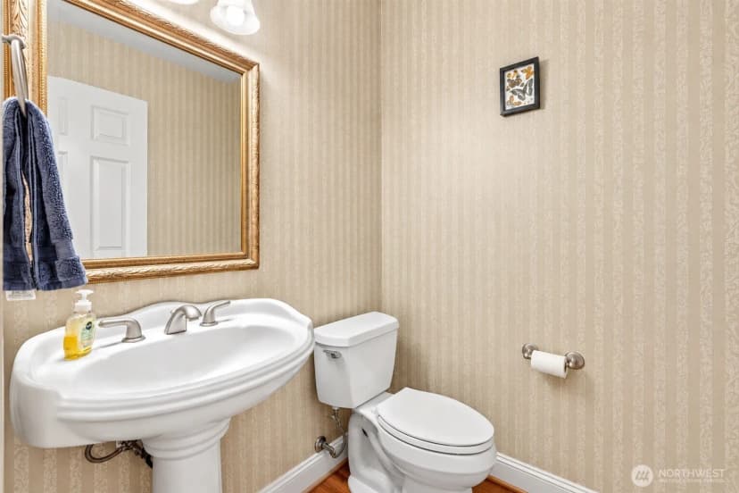 Property photo for 8218 Ne 187th Way, Kenmore photo 18