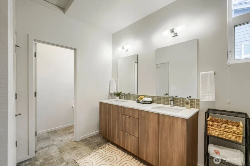 Property photo for 4224 6th Avenue Nw, Seattle photo 17