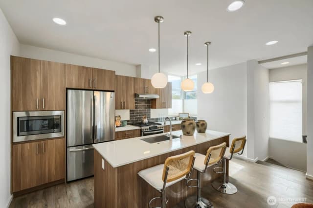Property photo for 4224 6th Avenue Nw, Seattle photo 3