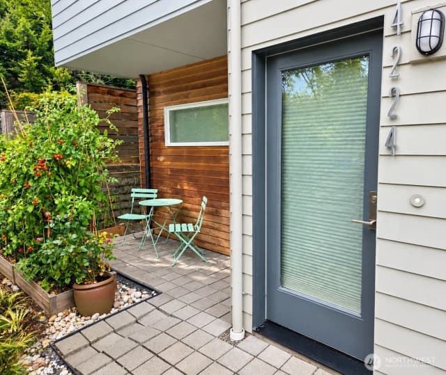 Property photo for 4224 6th Avenue Nw, Seattle photo 2