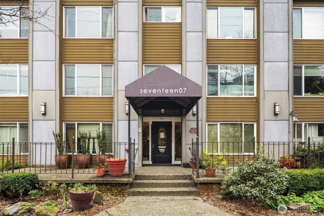Property photo for 1707 Boylston Avenue #206, Seattle