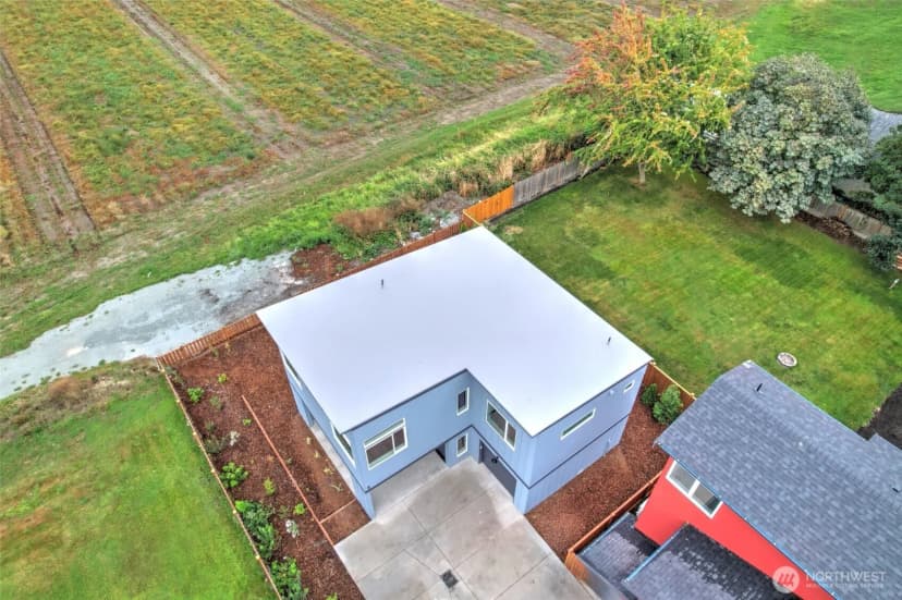 Property photo for 27523 102nd Avenue Nw #e, Stanwood photo 17