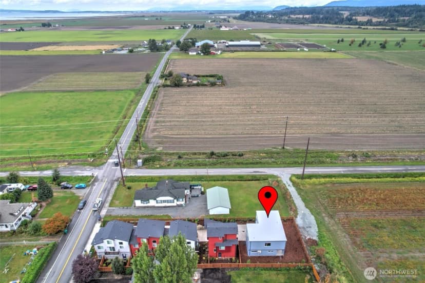 Property photo for 27523 102nd Avenue Nw #e, Stanwood photo 12