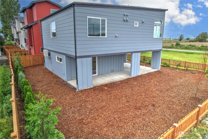 Property photo for 27523 102nd Avenue Nw #e, Stanwood photo 25