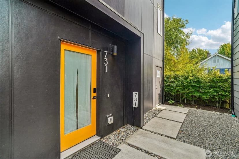 Property photo for 731 S Southern Street #6, Seattle photo 3