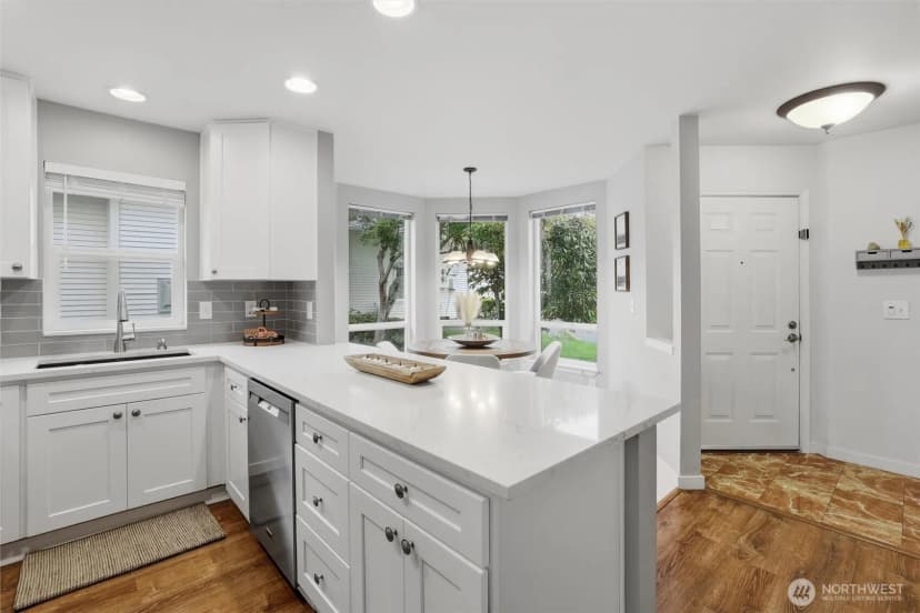 Property photo for 5012 Freeport Lane #b, Mukilteo photo 8