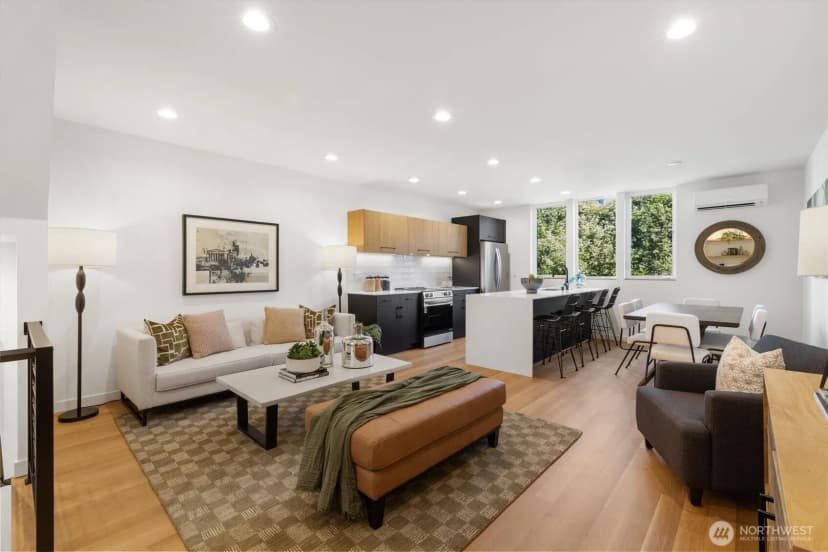 Property photo for 3646 B Greenwood Avenue N, Seattle photo 6