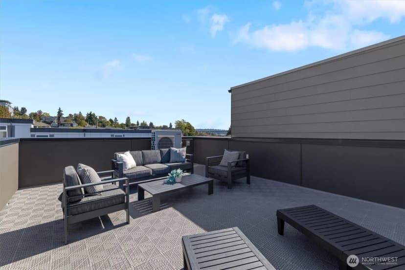Property photo for 3646 B Greenwood Avenue N, Seattle photo 35