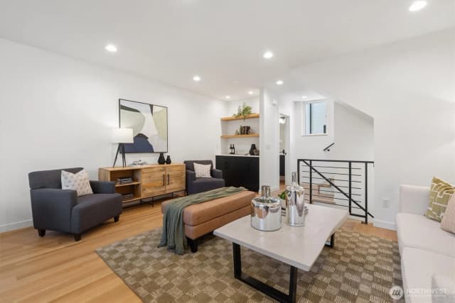 Property photo for 3646 B Greenwood Avenue N, Seattle photo 4