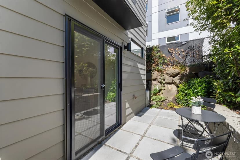 Property photo for 3646 B Greenwood Avenue N, Seattle photo 29