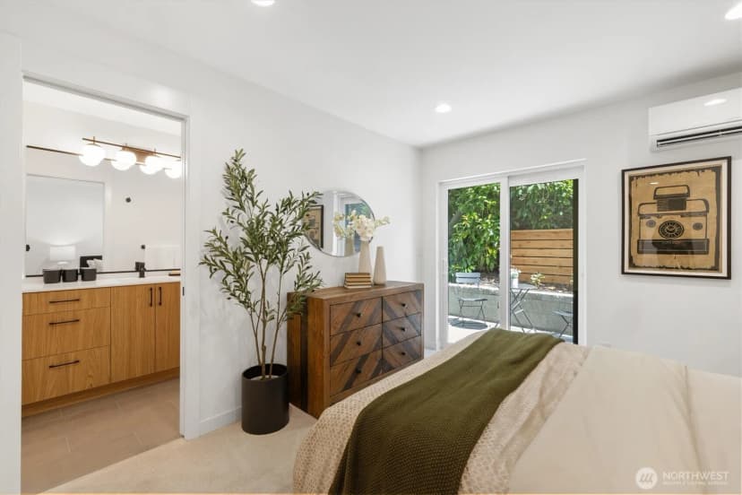 Property photo for 3646 B Greenwood Avenue N, Seattle photo 15