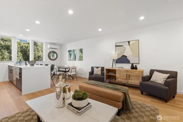 Property photo for 3646 B Greenwood Avenue N, Seattle photo 5