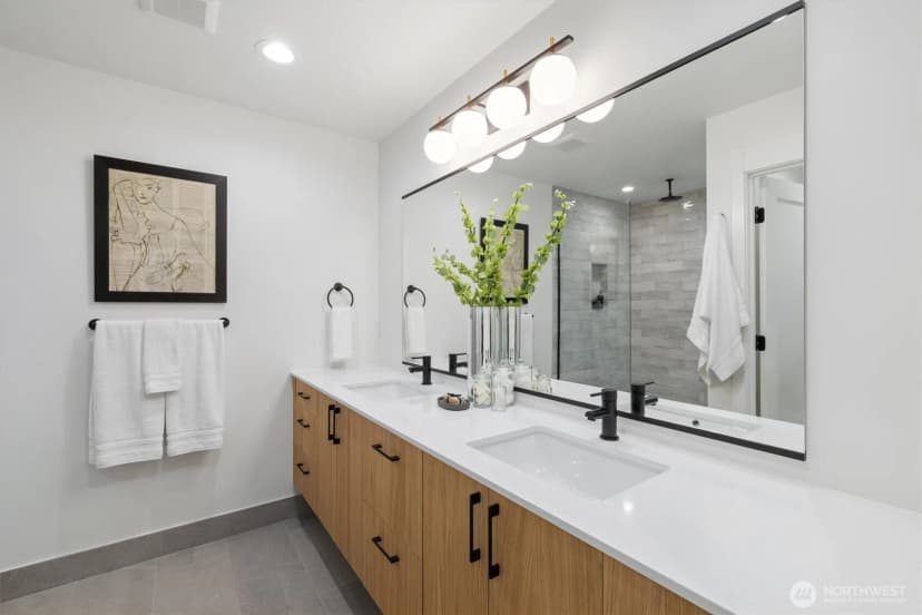 Property photo for 3646 B Greenwood Avenue N, Seattle photo 24