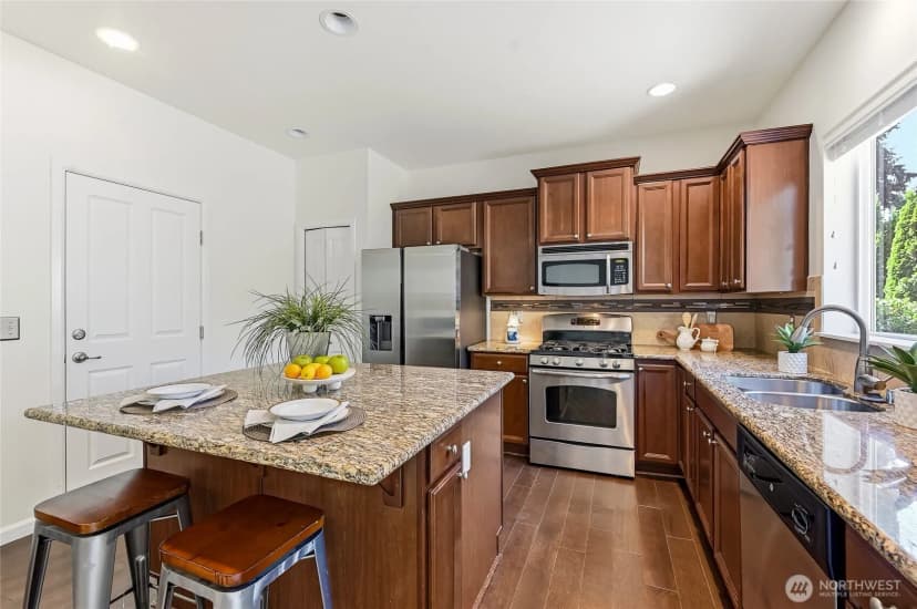 Property photo for 7624 Ne 201st Place, Kenmore photo 16
