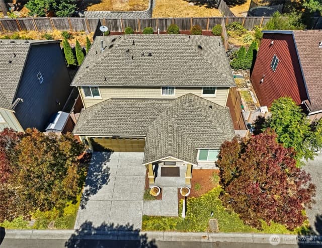 Property photo for 7624 Ne 201st Place, Kenmore photo 2