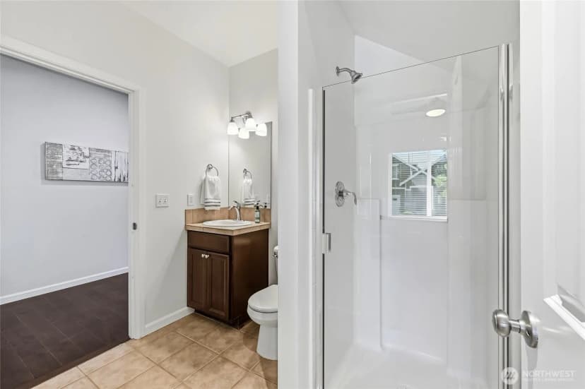 Property photo for 7624 Ne 201st Place, Kenmore photo 10