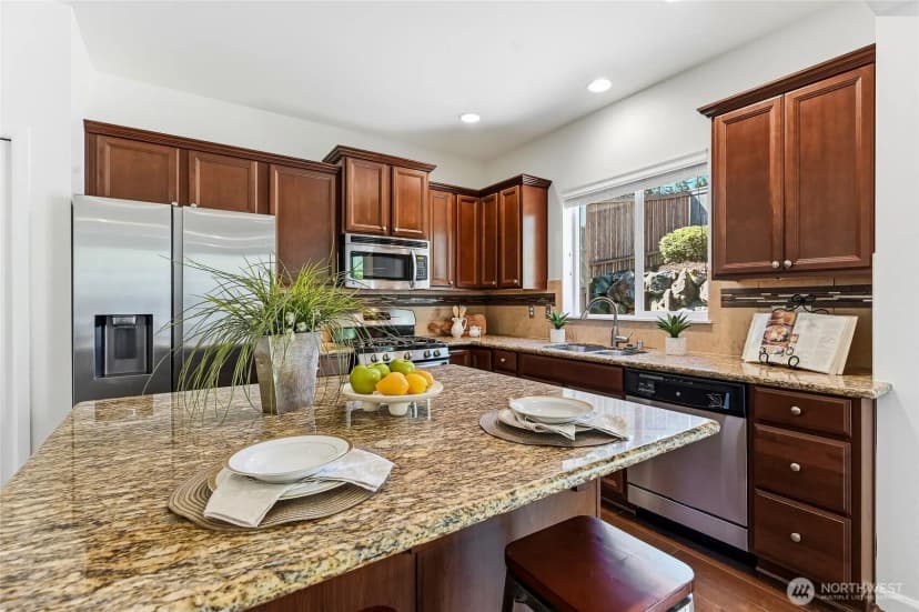 Property photo for 7624 Ne 201st Place, Kenmore photo 14