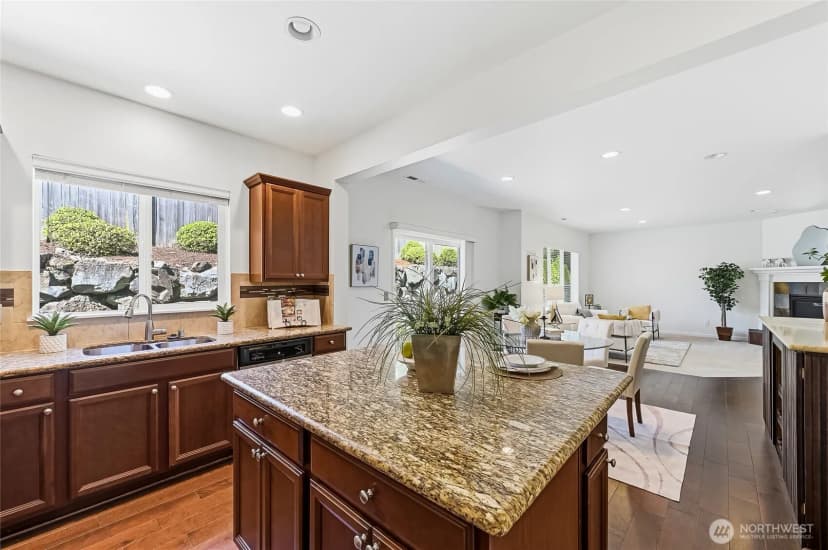 Property photo for 7624 Ne 201st Place, Kenmore photo 15