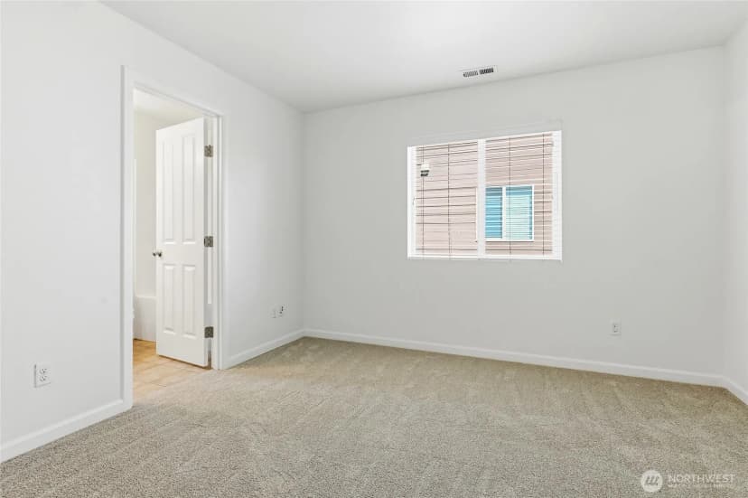 Property photo for 7624 Ne 201st Place, Kenmore photo 30