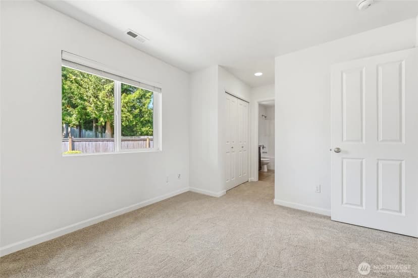 Property photo for 7624 Ne 201st Place, Kenmore photo 34