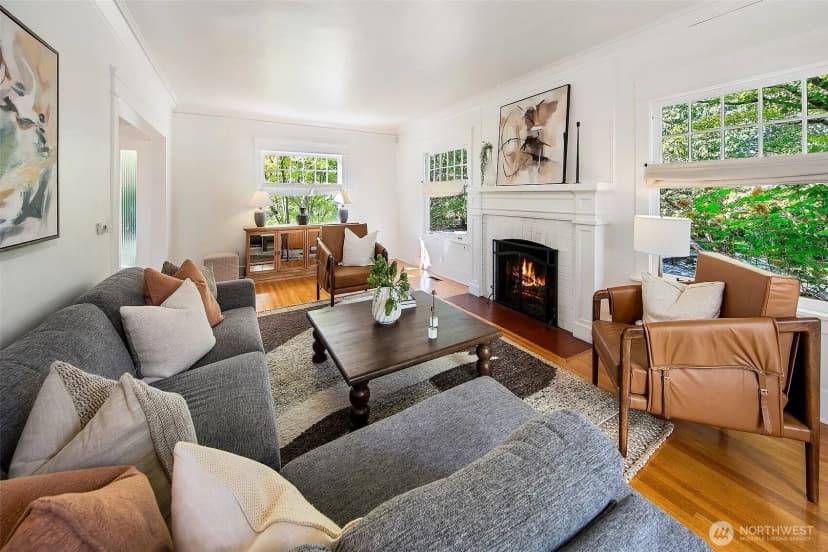 Property photo for 2320 Nob Hill Avenue N, Seattle photo 6