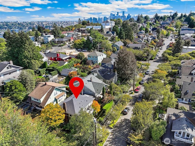 Property photo for 2320 Nob Hill Avenue N, Seattle photo 32