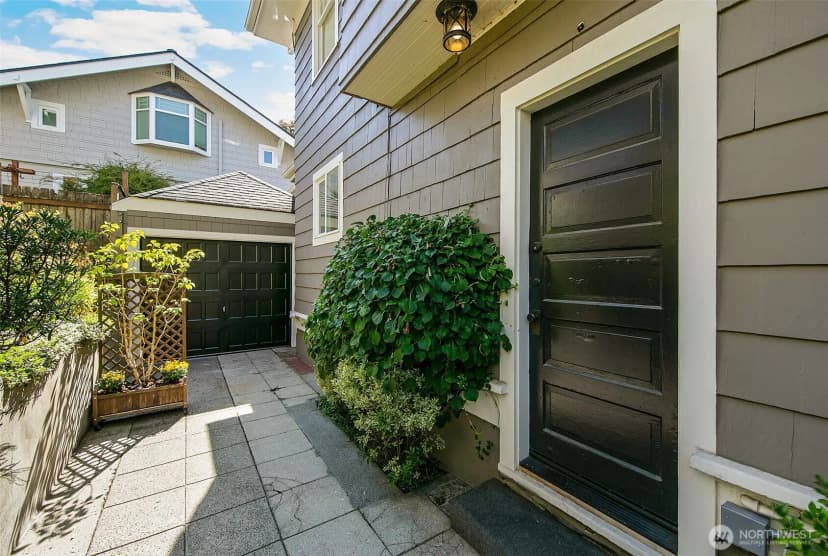 Property photo for 2320 Nob Hill Avenue N, Seattle photo 29