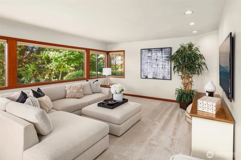 Property photo for 9636 Ne 30th Place, Clyde Hill photo 16