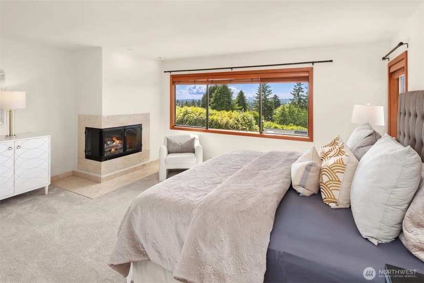 Property photo for 9636 Ne 30th Place, Clyde Hill photo 21