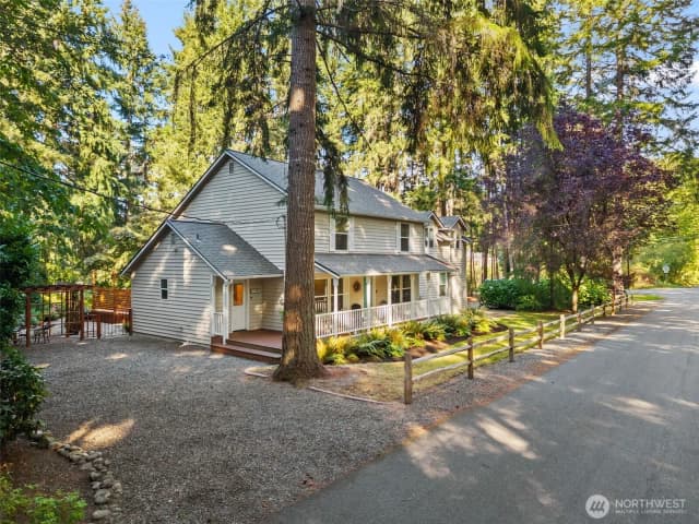 Property photo for 1990 Ne Jacobson Road, Poulsbo photo 2