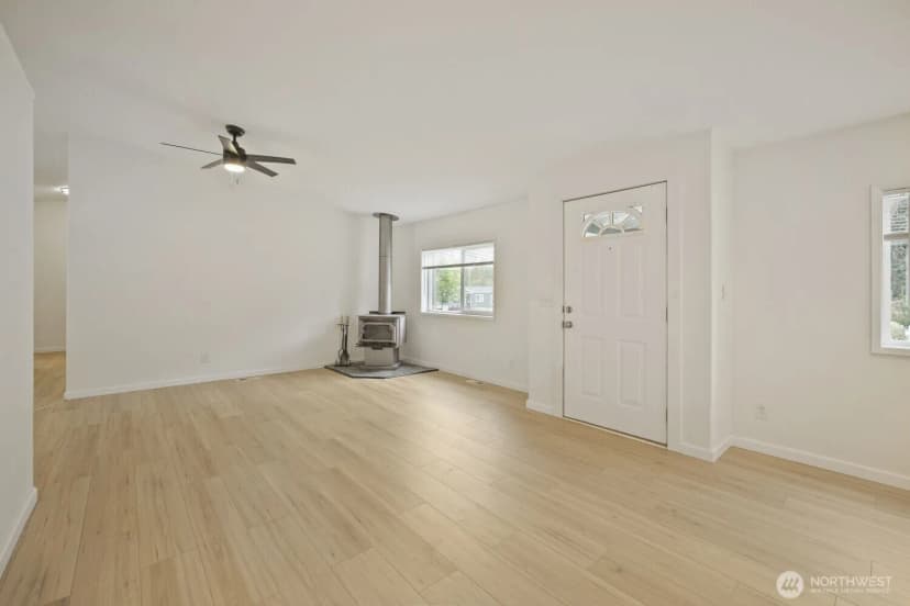 Property photo for 23612 Se 286th Street, Maple Valley photo 5