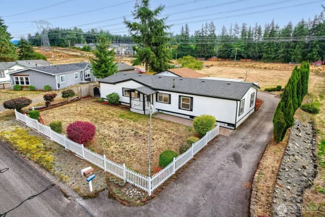 Property photo for 23612 Se 286th Street, Maple Valley photo 2