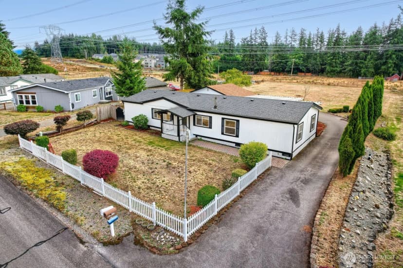Property photo for 23612 Se 286th Street, Maple Valley photo 2