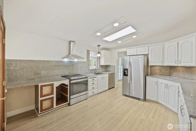 Property photo for 23612 Se 286th Street, Maple Valley photo 11