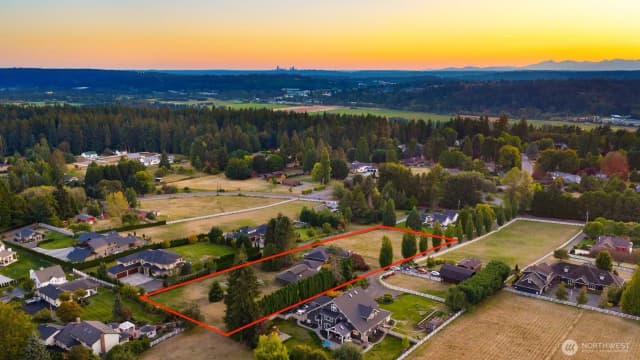 Property photo for 14350 160th Place Ne, Woodinville photo 2