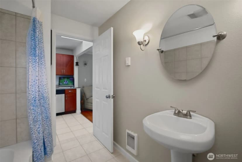 Property photo for 9006 Lawndale Avenue Sw, Lakewood photo 16