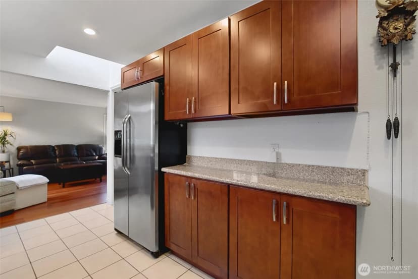 Property photo for 9006 Lawndale Avenue Sw, Lakewood photo 7