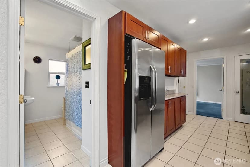 Property photo for 9006 Lawndale Avenue Sw, Lakewood photo 9