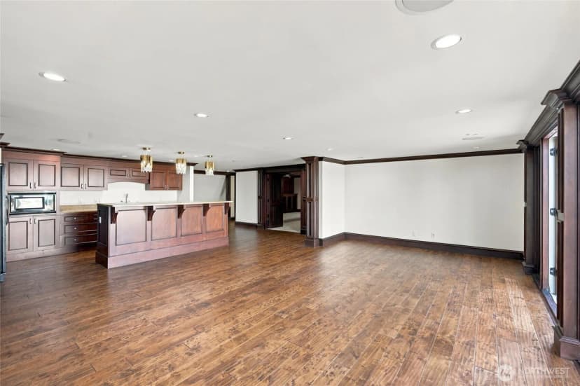 Property photo for 8711 Talbot Road, Edmonds photo 26