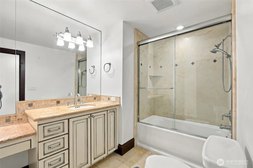 Property photo for 8711 Talbot Road, Edmonds photo 18