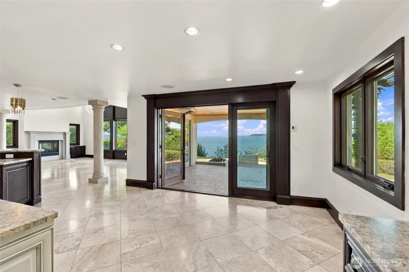 Property photo for 8711 Talbot Road, Edmonds photo 12