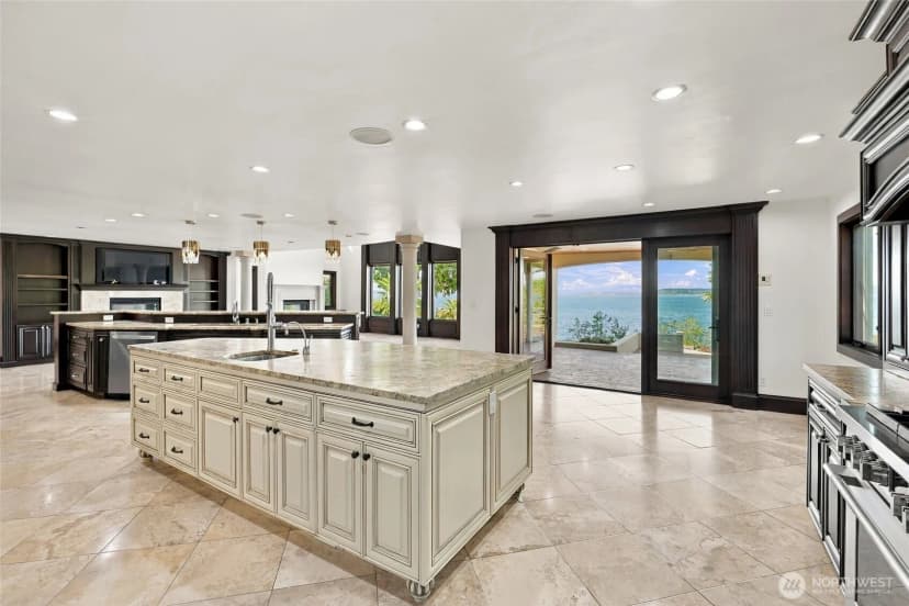 Property photo for 8711 Talbot Road, Edmonds photo 14