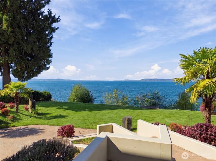 Property photo for 8711 Talbot Road, Edmonds photo 4